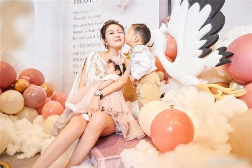 明星女儿满月照,明星女儿满月照温情曝光