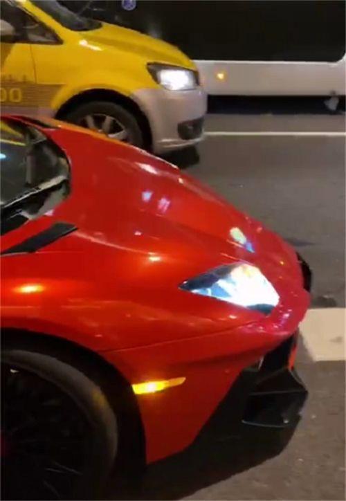 抖音跑车唱歌网红男,演绎速度与激情的青春旋律