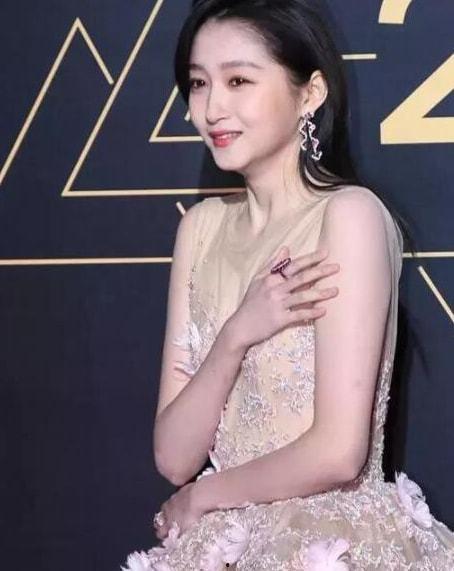 哪个明星不怕冷的,不畏严寒的明星传奇