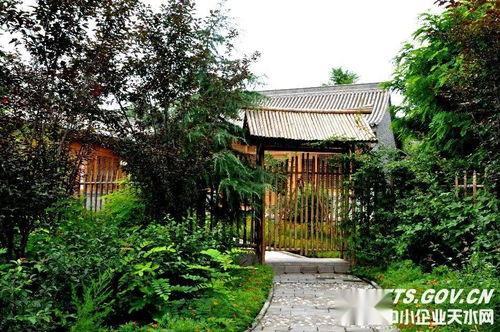 头条竹林小院,隐匿于闹市的宁静田园生活