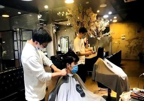 网红店剪发,揭秘热门发型的秘密武器